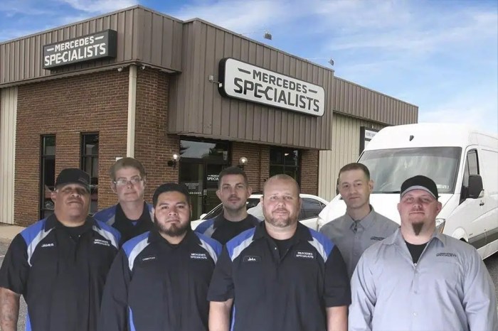 Cert. Mercedes Repair Mechanics